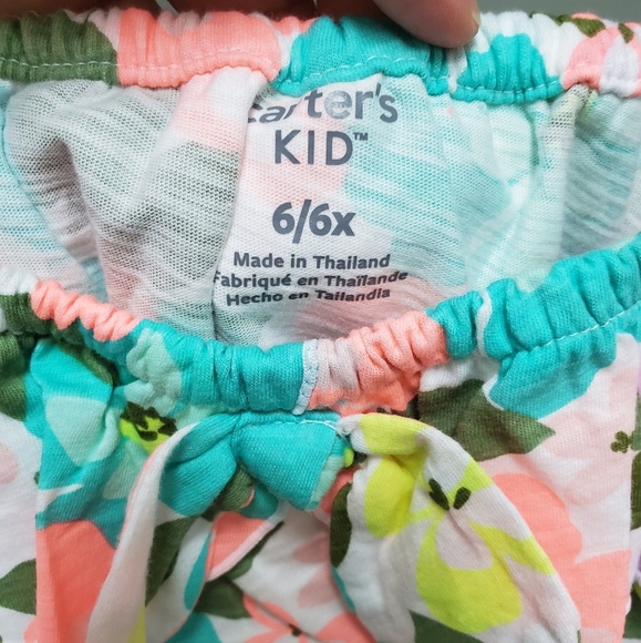 🆕️ Carters floral  top - Picture 4 of 6